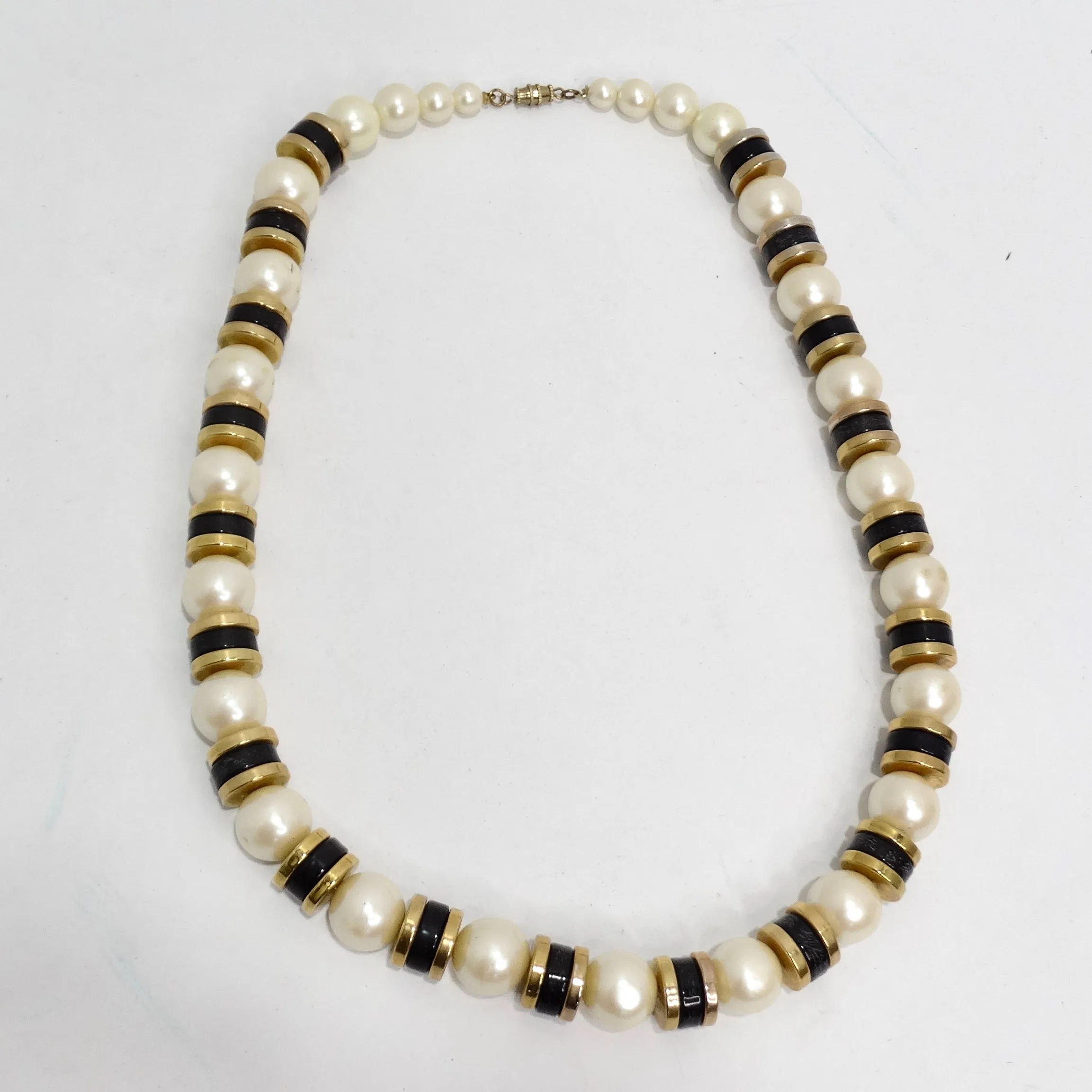 1970s Synthetic Pearl Beaded Necklace