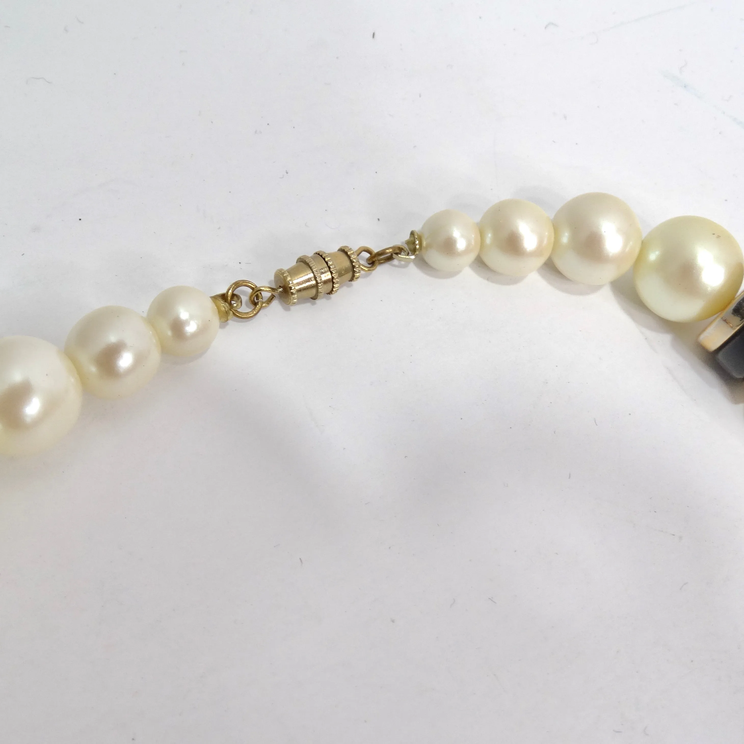 1970s Synthetic Pearl Beaded Necklace