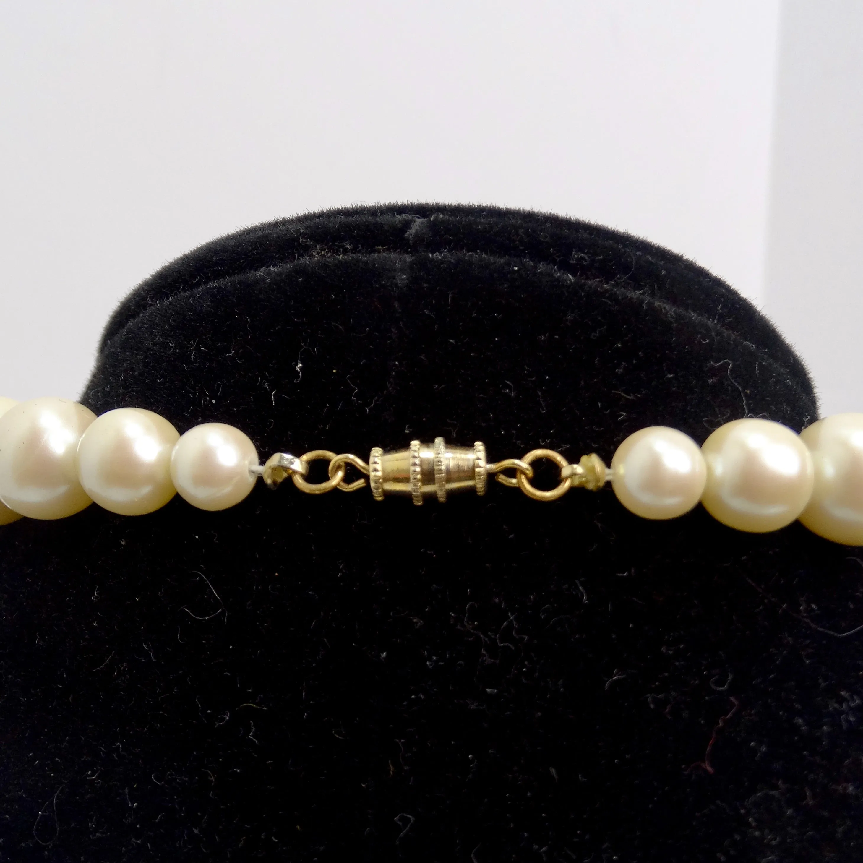 1970s Synthetic Pearl Beaded Necklace