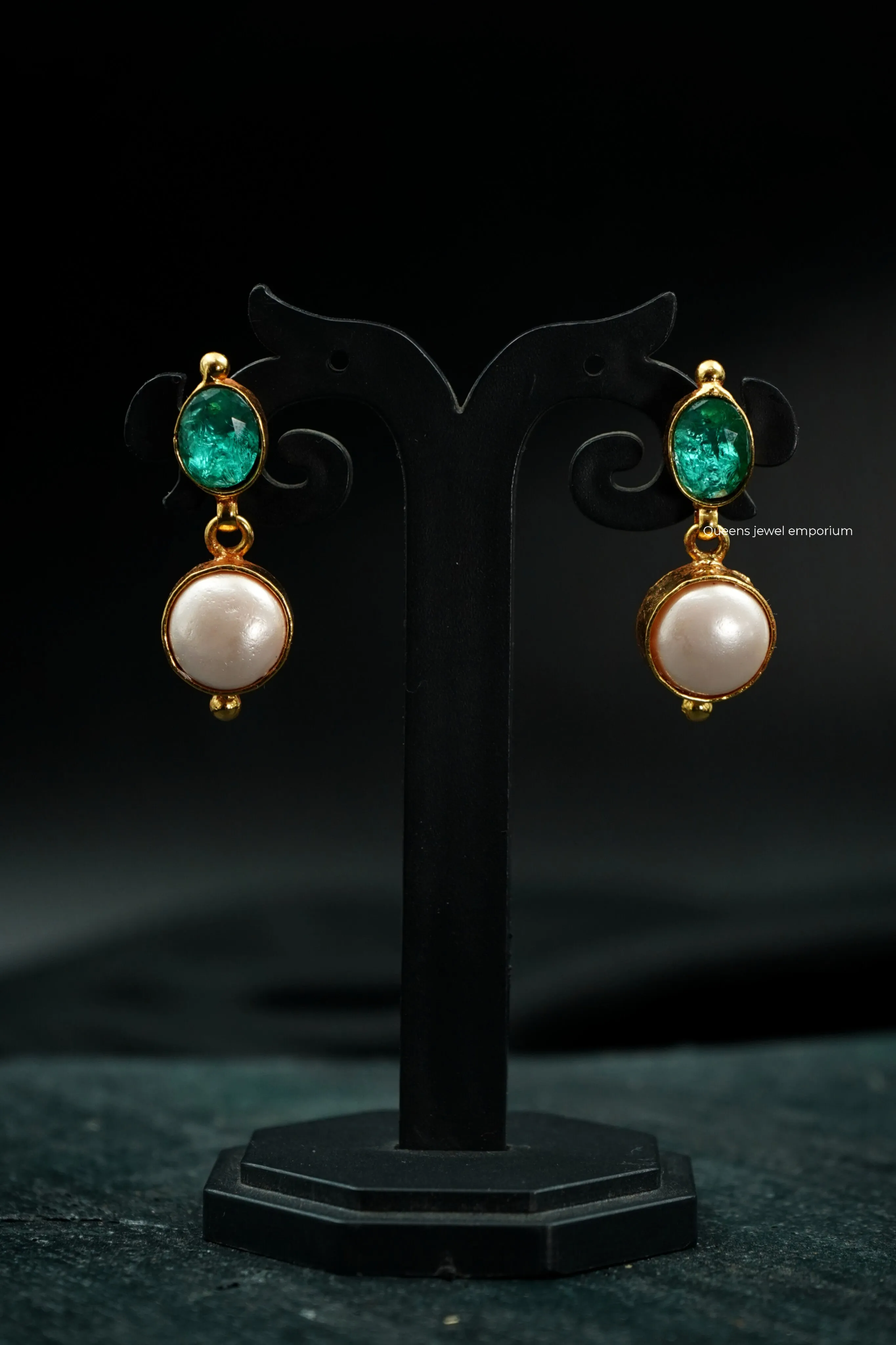 NALINI PEARL NECKLACE