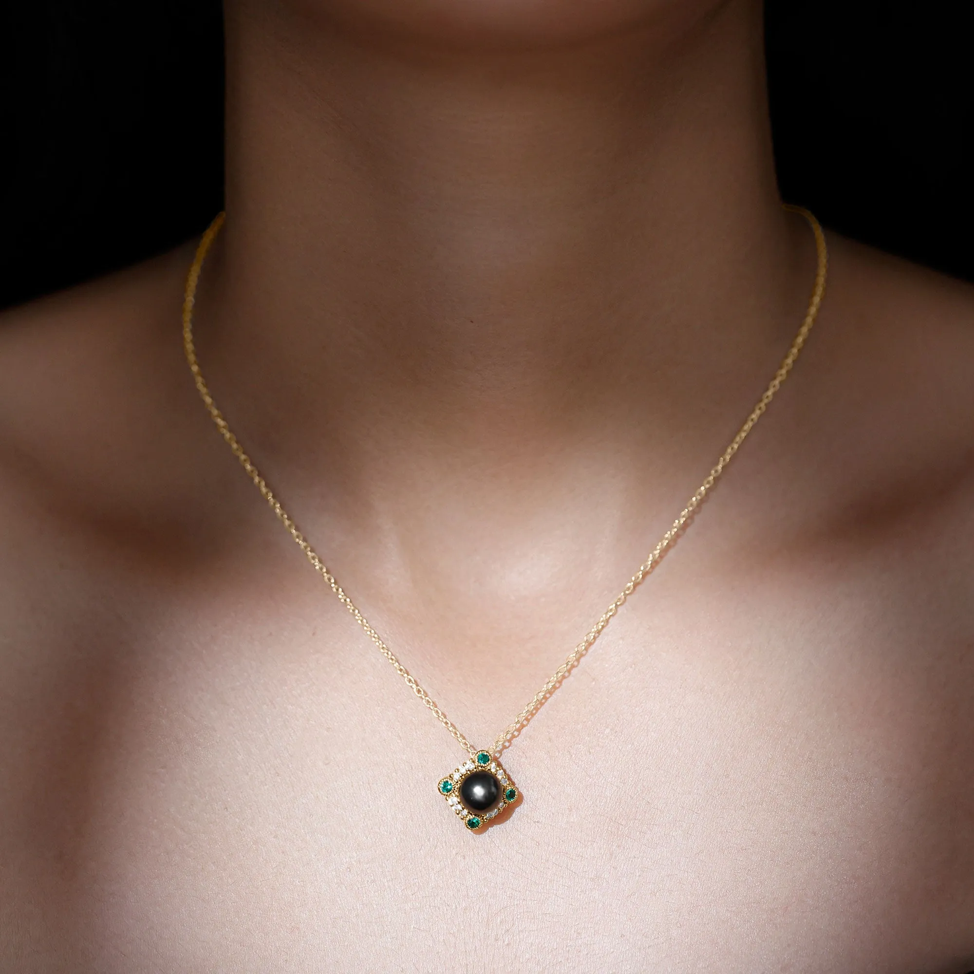 Vintage Inspired Tahitian Pearl Pendant with Emerald